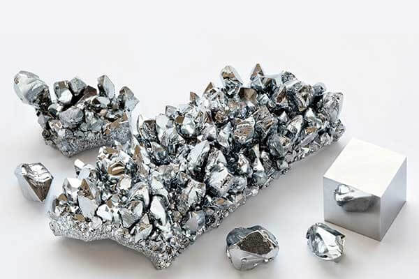 فلز تیتانیوم چیست؟